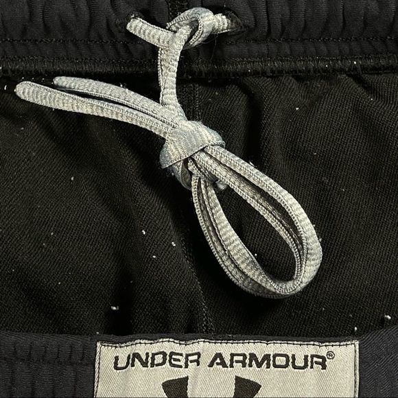 Under Armour Performance Apparel size large cold gear black stretchy silky pants - Picture 4 of 7